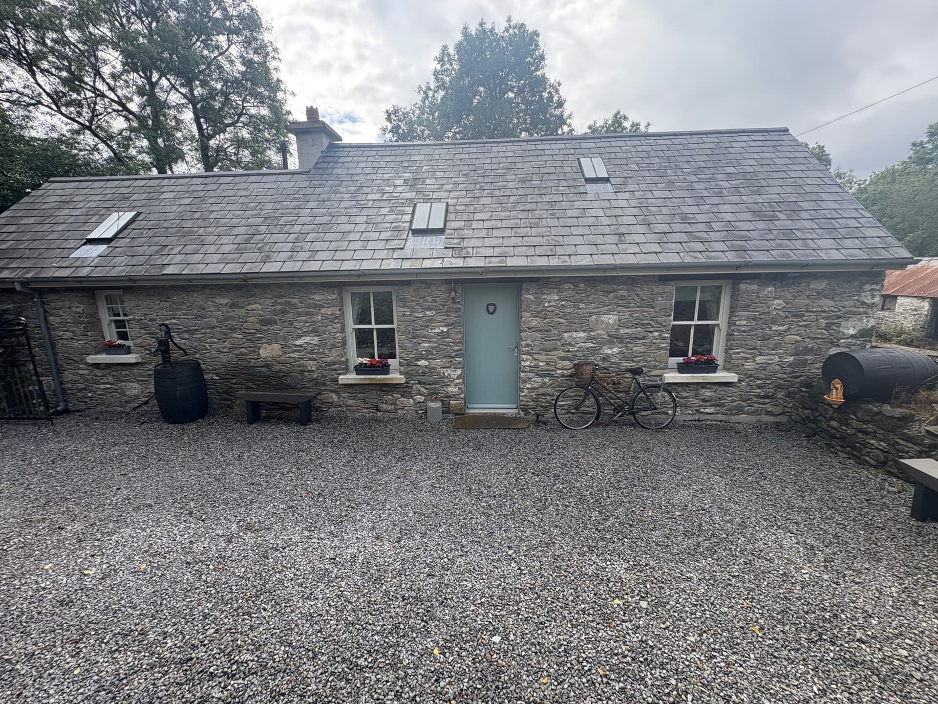 Dinny O’s Cottage is a genuine traditional Irish stone cottage, lovingly restored while retaining its original character.