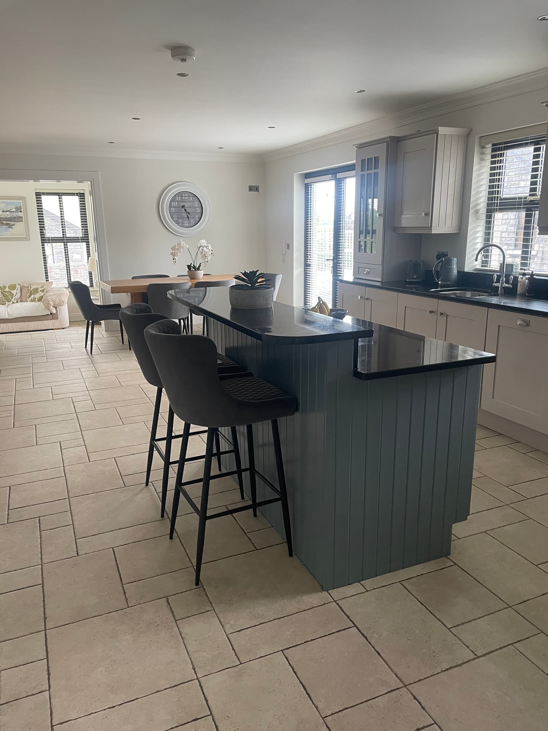 5 bed house