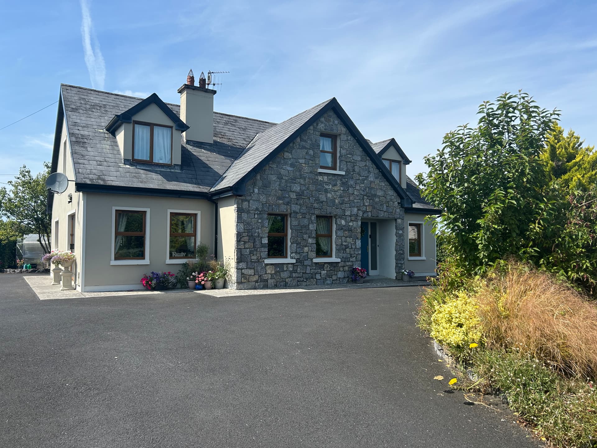 4/5 Bedroom detached house